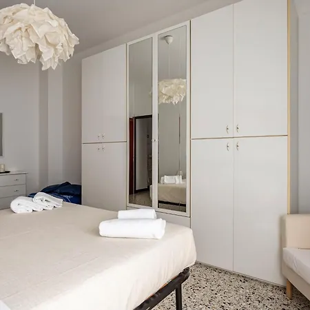 Guesthost - Mare, Sole E Fantasia *