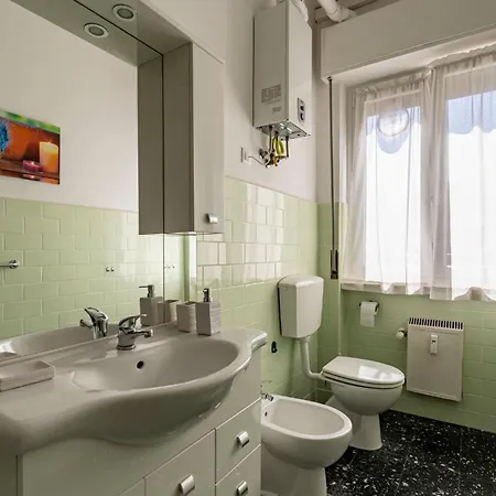 Guesthost - Mare, Sole E Fantasia Apartamento La Spezia